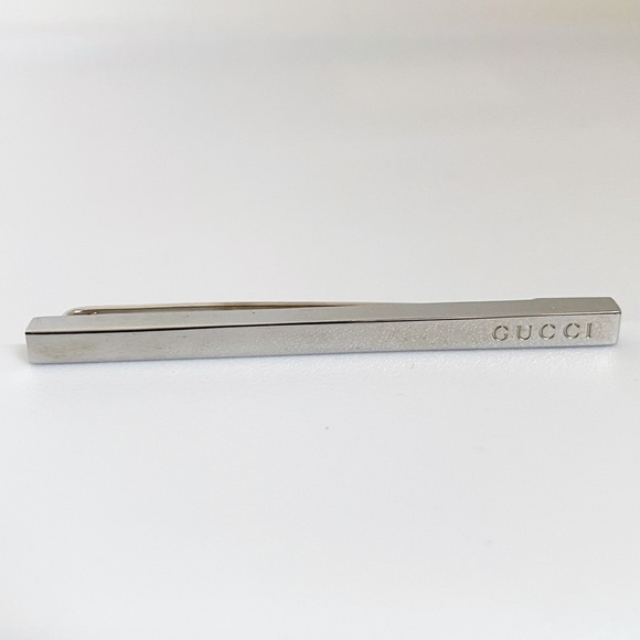 Gucci Silver Tone Bar Pin with Suede Shirt - Picture 2 of 16